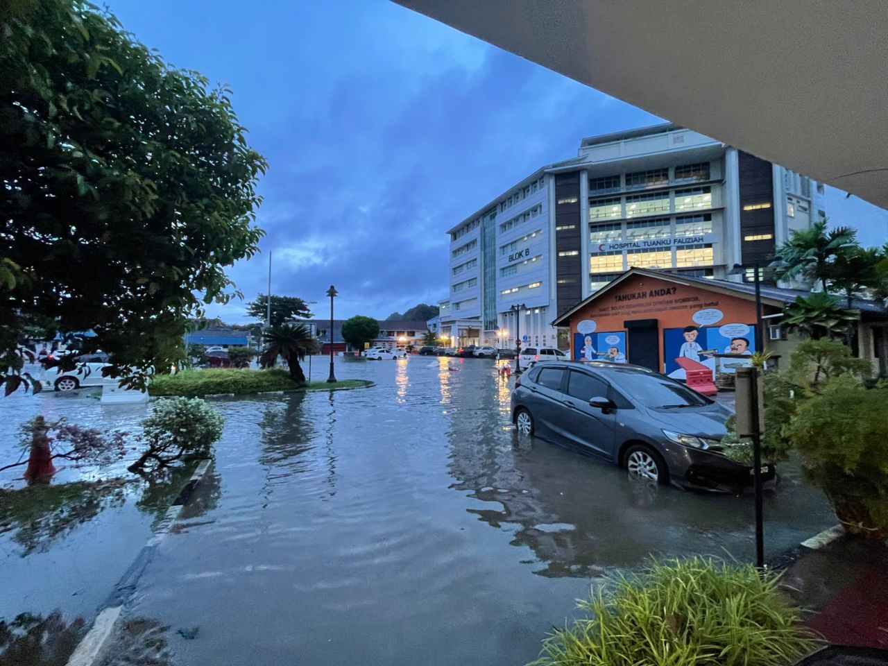 Flooding breaching the hospital 